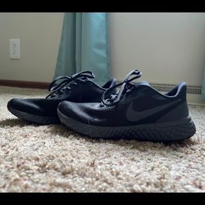 Nike Revolution